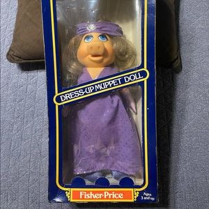 Miss Piggy Dress Up Doll Vintage 1981 NIB